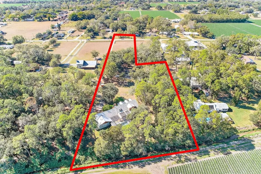 2635 N Dover Road Dover FL 33527