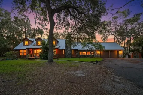 2635 N Dover Road Dover FL 33527