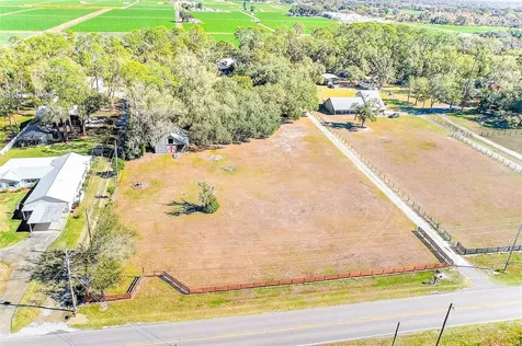 2635 N Dover Road Dover FL 33527