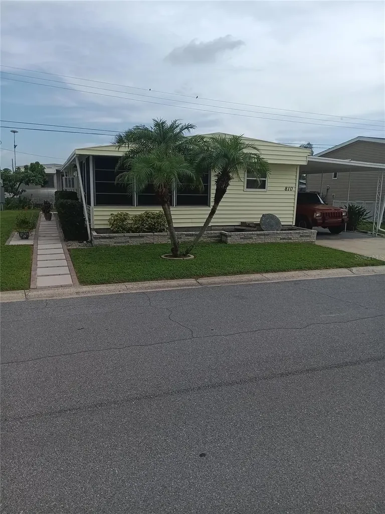 810 49th Avenue W Bradenton FL 34207