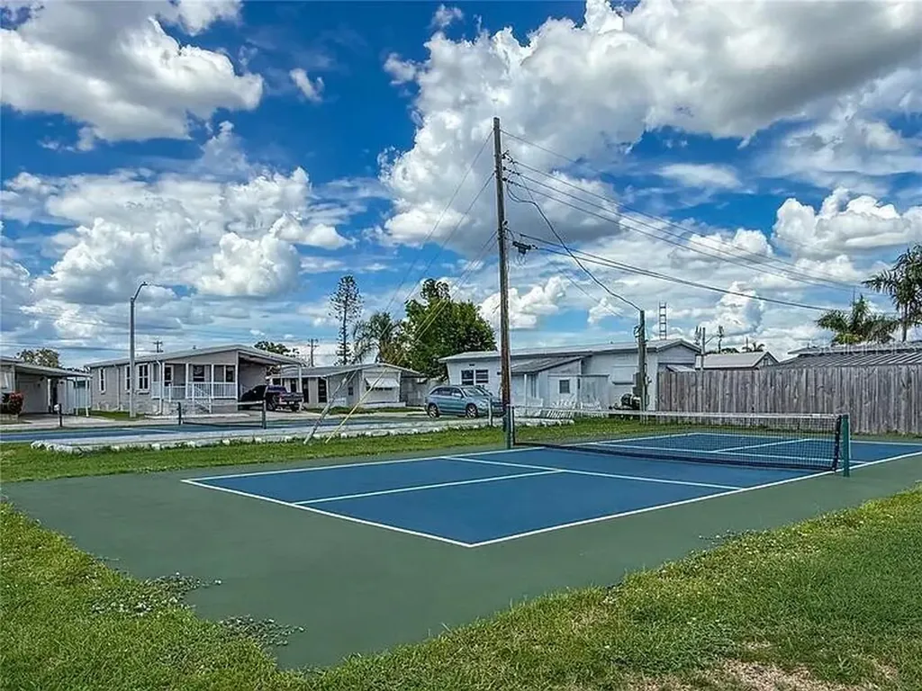 810 49th Avenue W Bradenton FL 34207