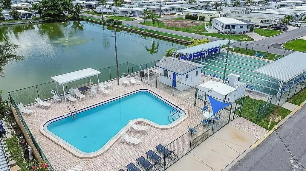 810 49th Avenue W Bradenton FL 34207