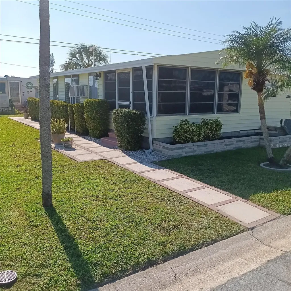 810 49th Avenue W Bradenton FL 34207