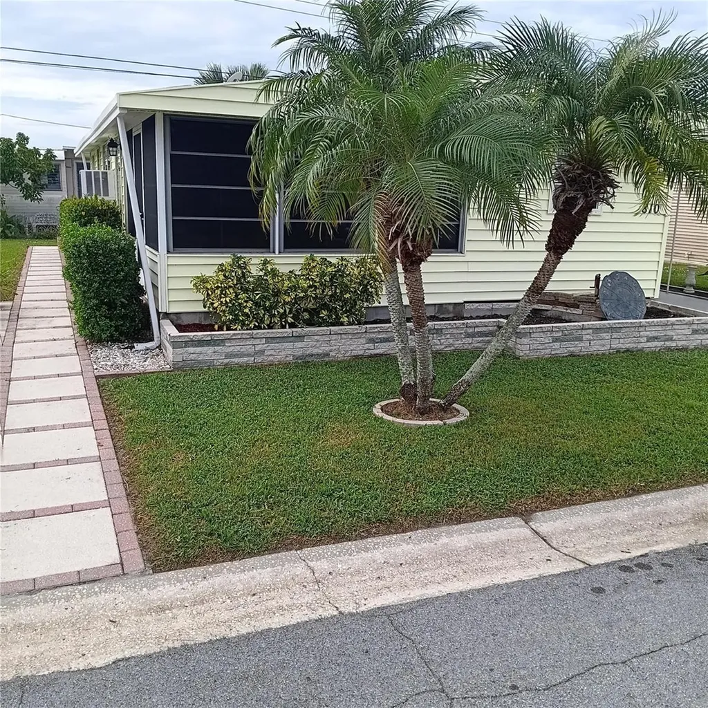 810 49th Avenue W Bradenton FL 34207