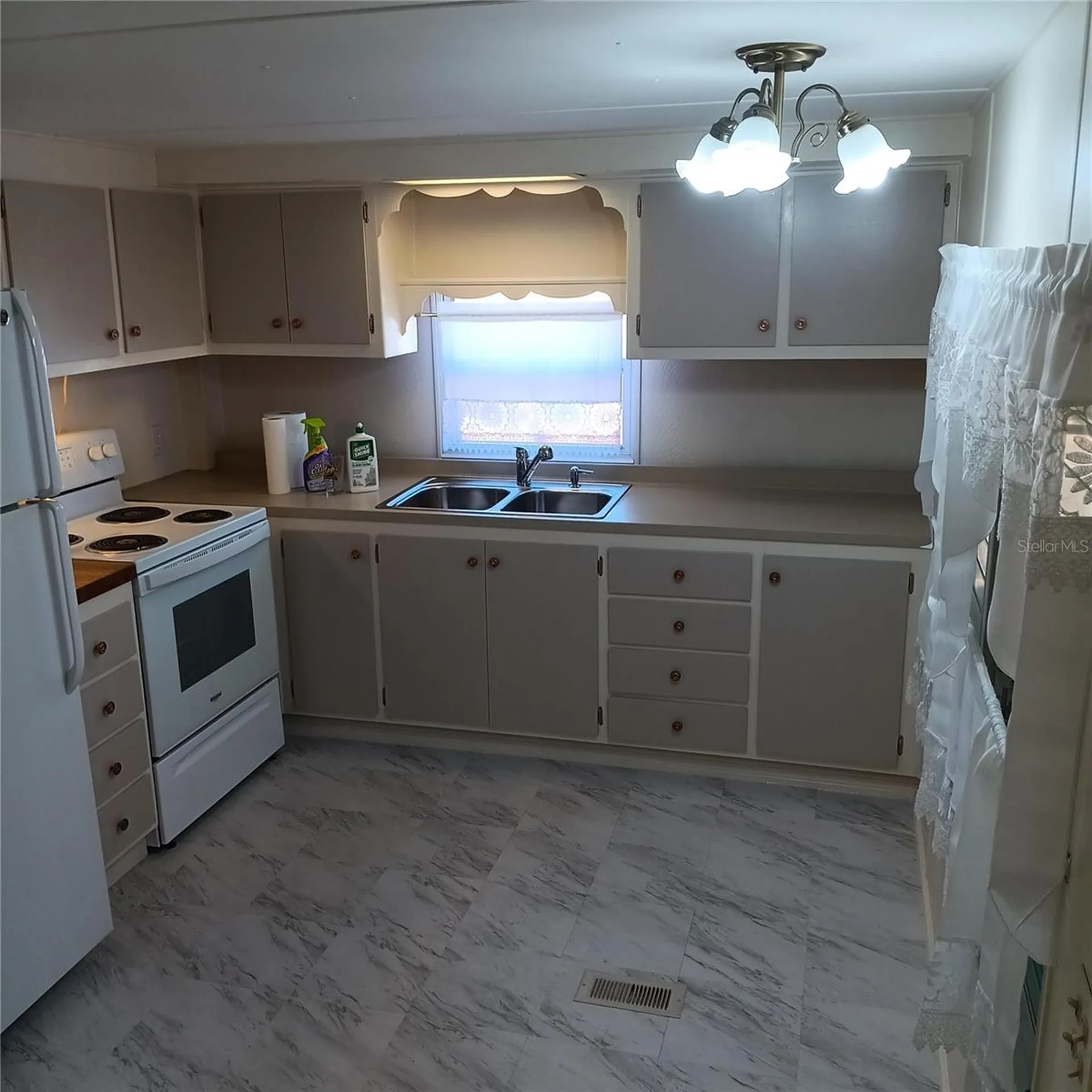 810 49th Avenue W Bradenton FL 34207