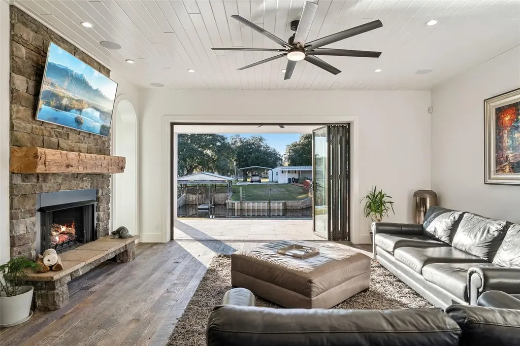 2072 Starboard Drive Geneva FL 32732