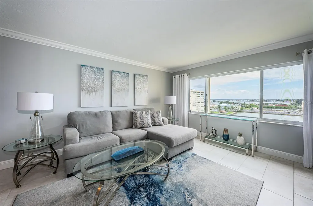 4775 Cove Circle St Petersburg FL 33708
