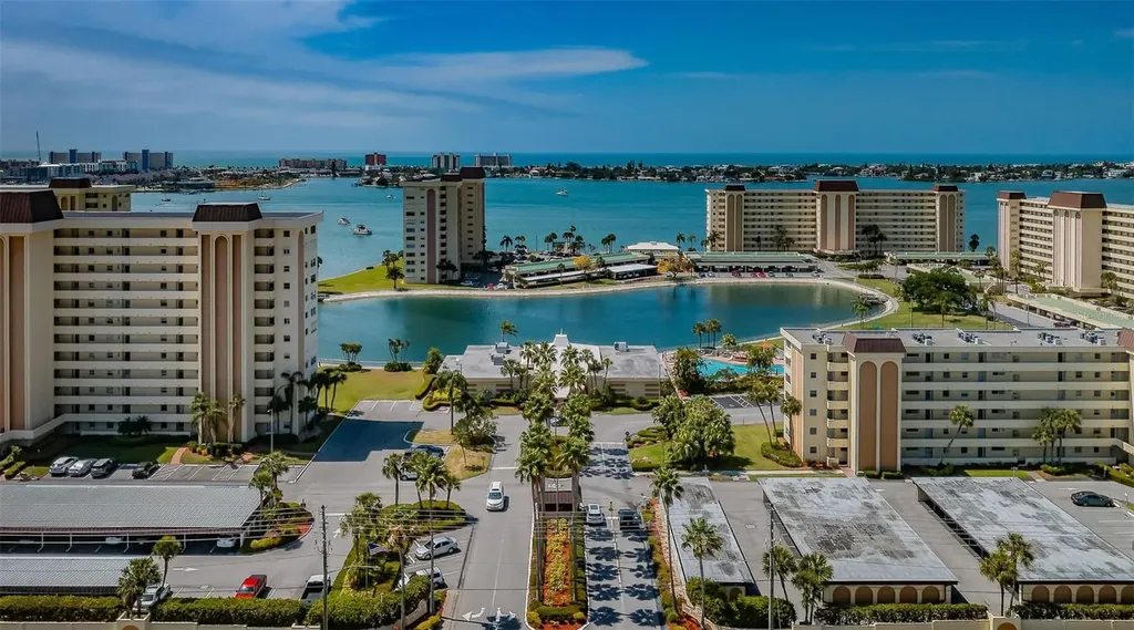 4775 Cove Circle St Petersburg FL 33708