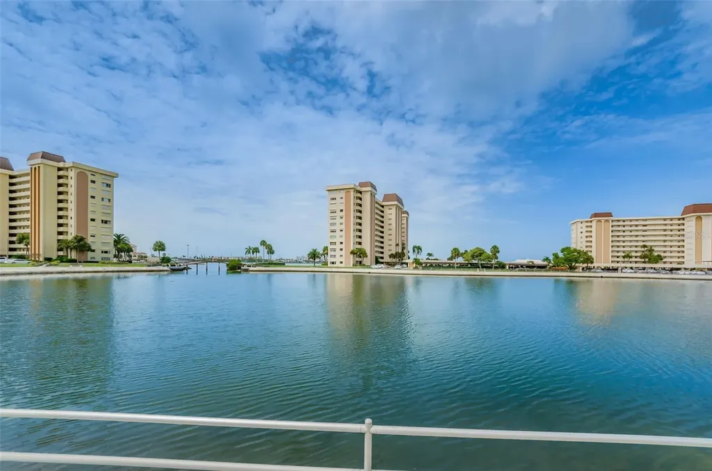 4775 Cove Circle St Petersburg FL 33708