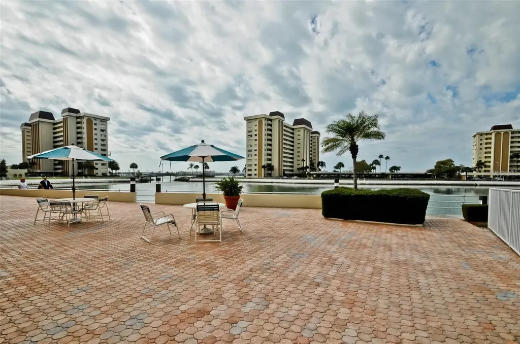 4775 Cove Circle St Petersburg FL 33708