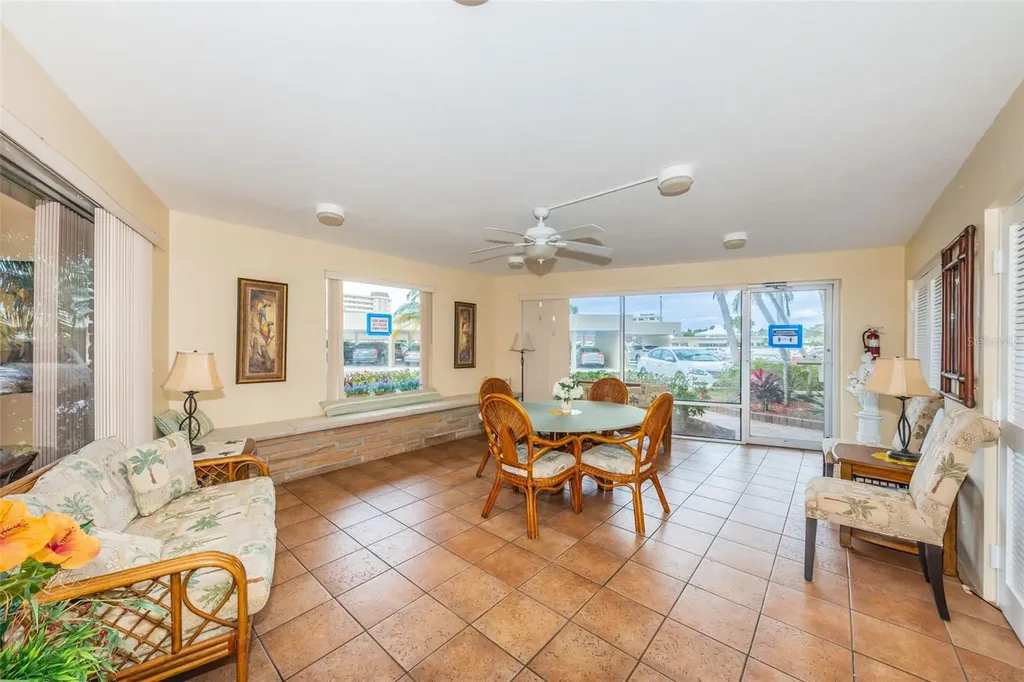 4775 Cove Circle St Petersburg FL 33708
