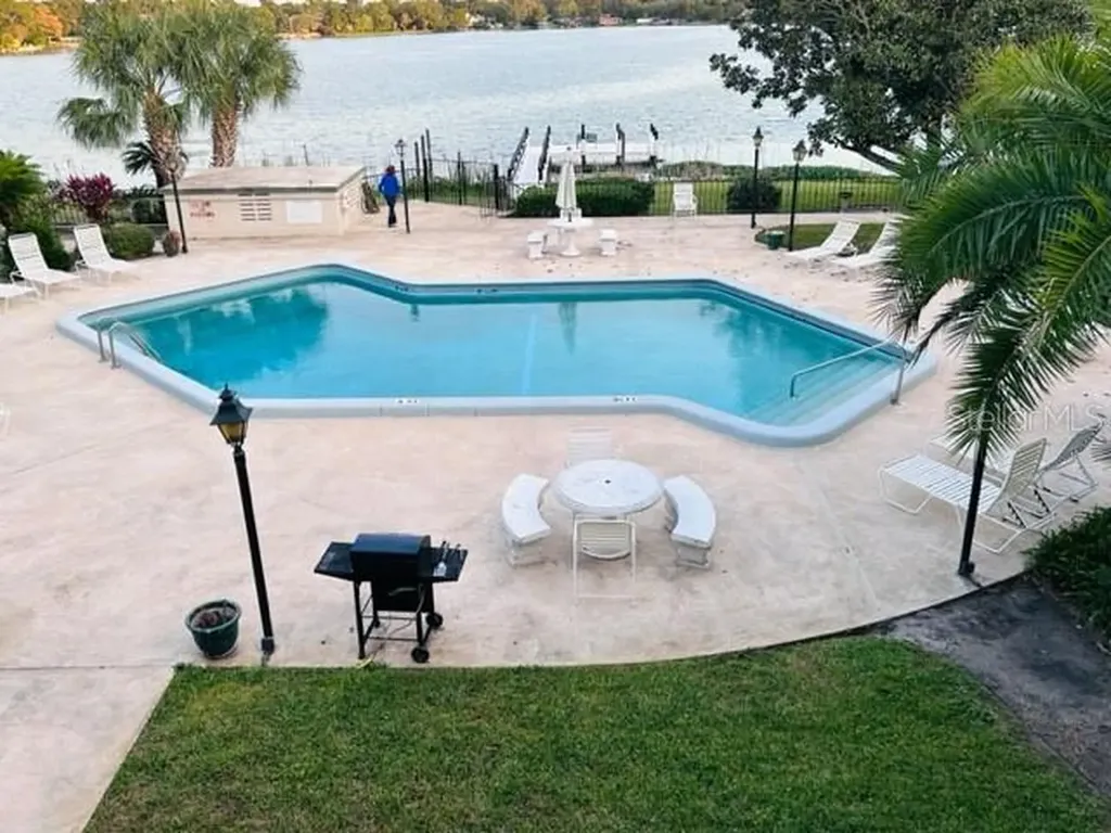 2887 S Osceola Avenue Orlando FL 32806