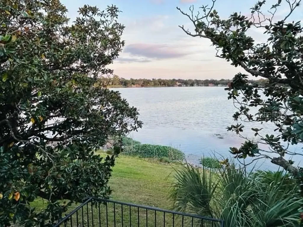 2887 S Osceola Avenue Orlando FL 32806