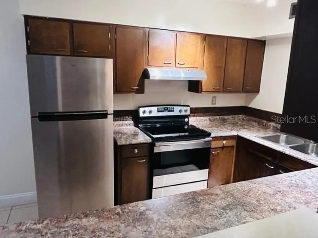 2887 S Osceola Avenue Orlando FL 32806