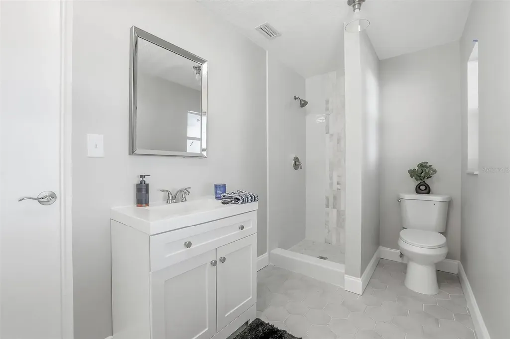 10799 99th Place Seminole FL 33772