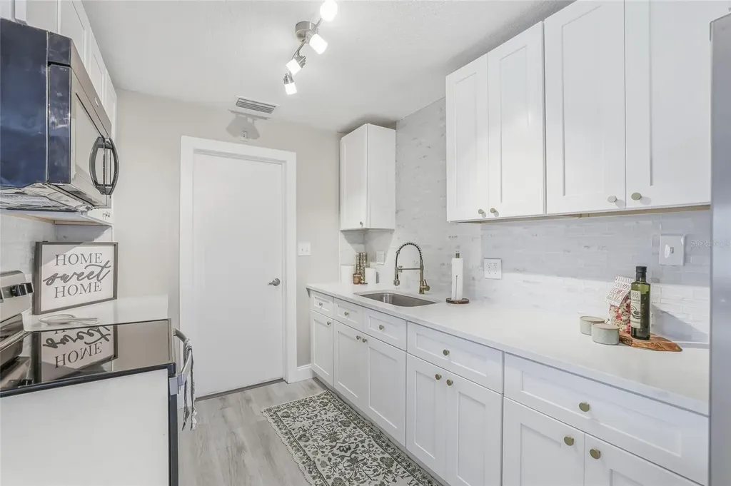 10799 99th Place Seminole FL 33772