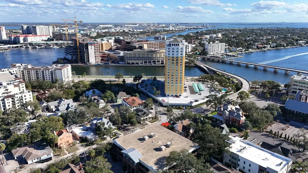 333 S Plant Avenue Tampa FL 33606