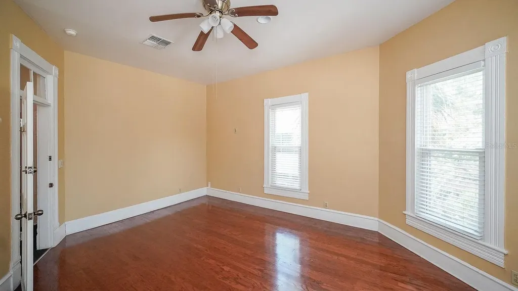 333 S Plant Avenue Tampa FL 33606