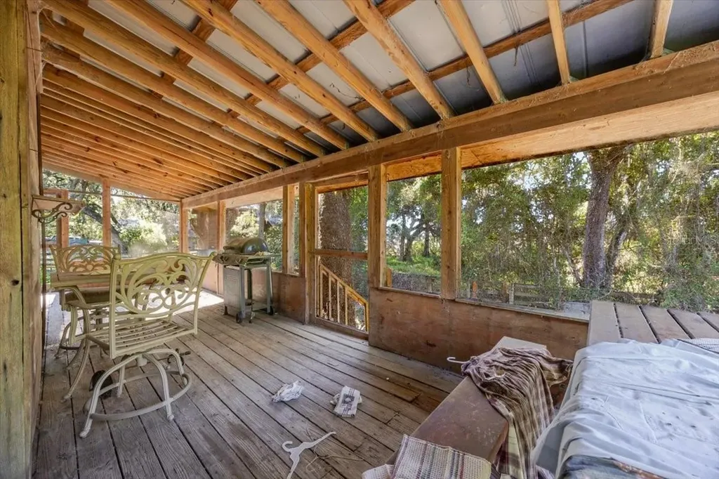 9510 E Oak Court Floral City FL 34436