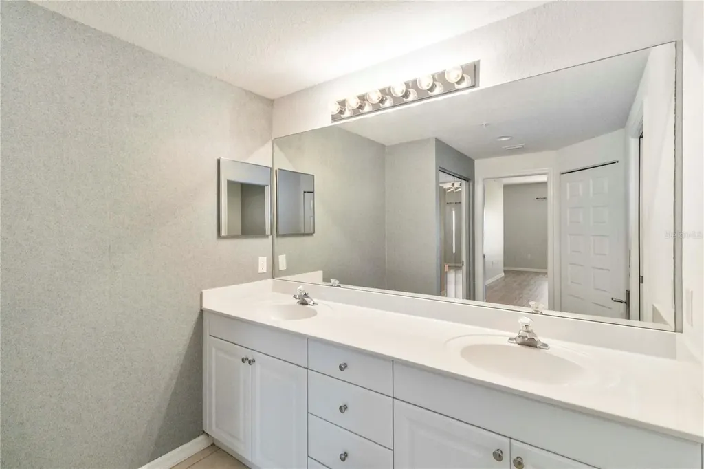 6351 Bay Cedar Lane Bradenton FL 34203