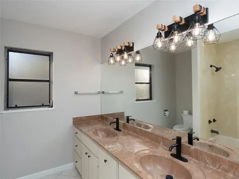 593 S Moon Drive Venice FL 34292