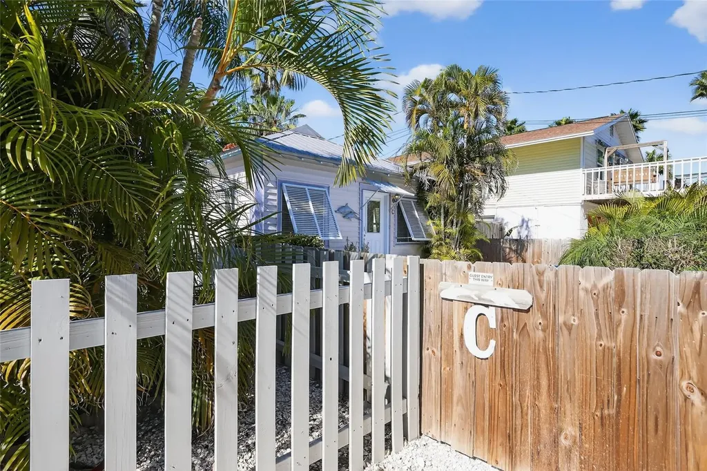 520 Spring Avenue Anna Maria FL 34216