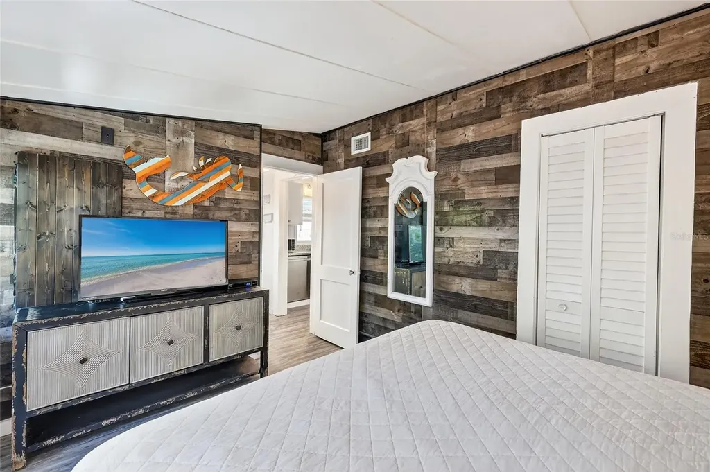 520 Spring Avenue Anna Maria FL 34216