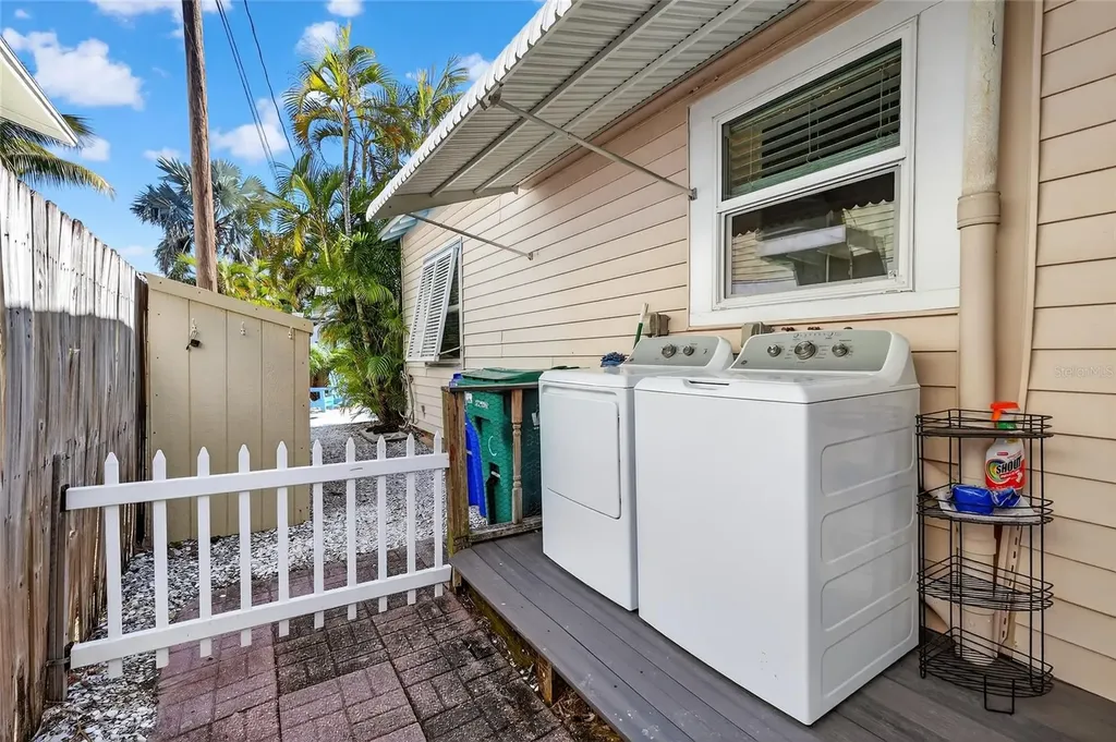 520 Spring Avenue Anna Maria FL 34216