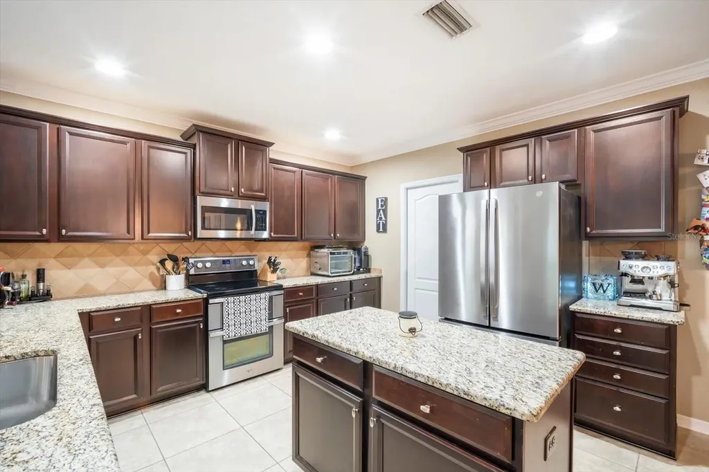 7878 Tuscany Woods Drive Tampa FL 33647