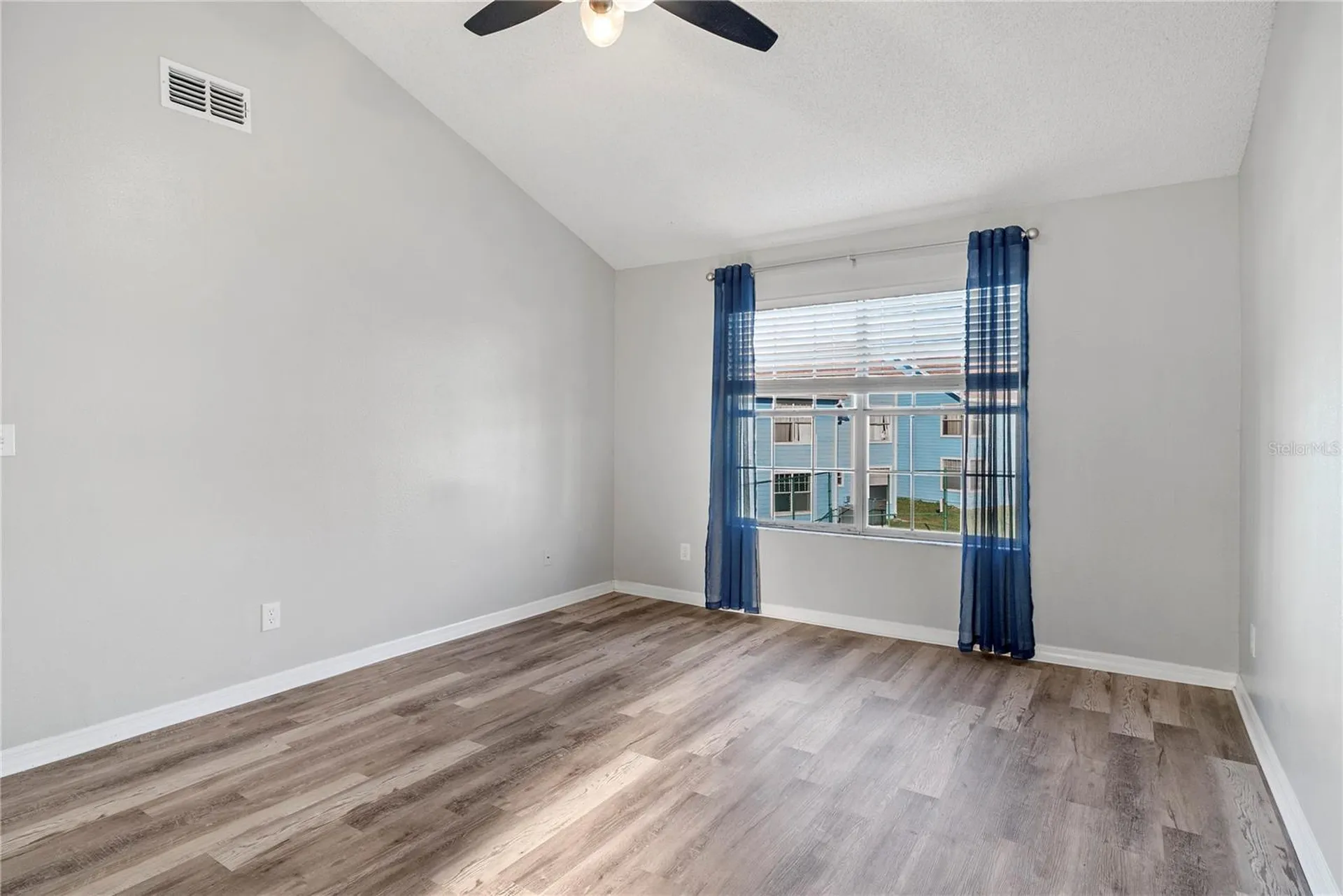 2745 N Poinciana Boulevard Kissimmee FL 34746