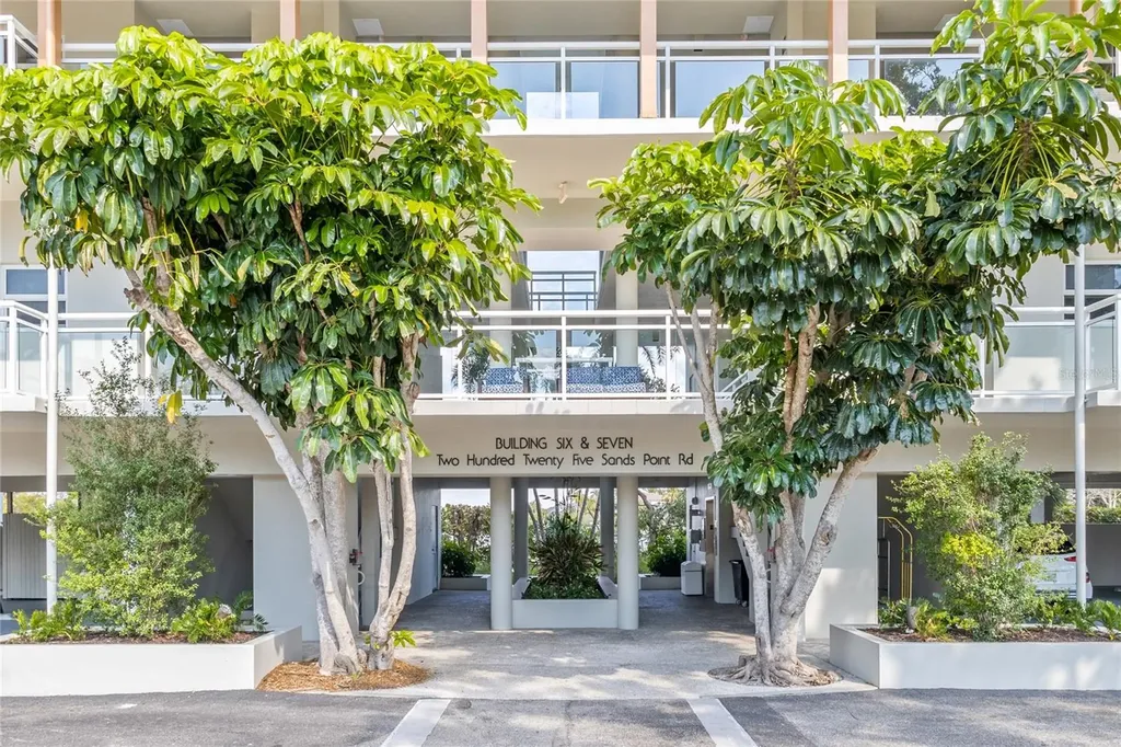 225 Sands Point Road Longboat Key FL 34228