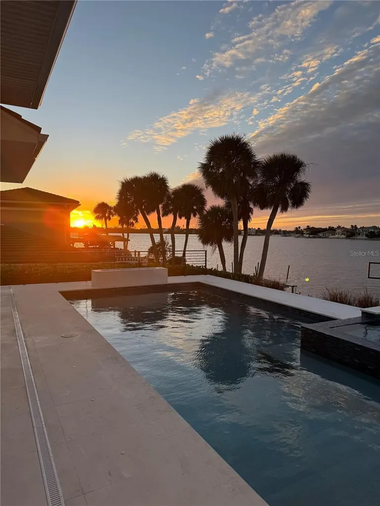 1739 Little Pointe Circle Sarasota FL 34231