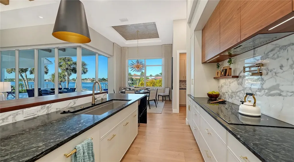 1739 Little Pointe Circle Sarasota FL 34231
