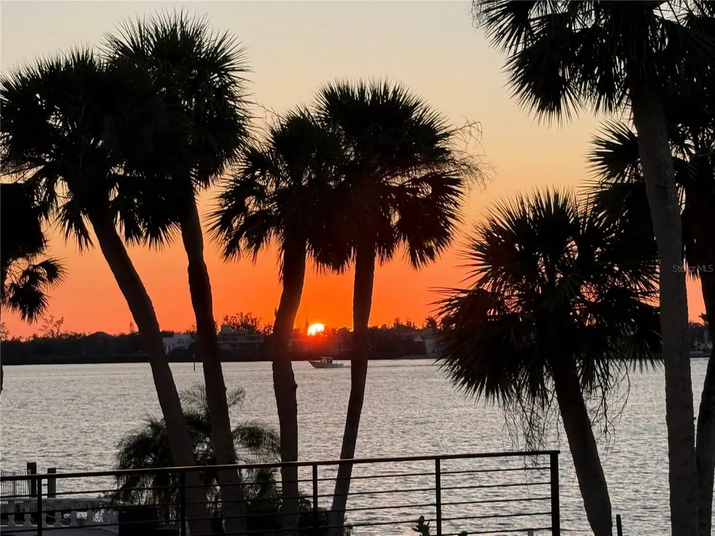 1739 Little Pointe Circle Sarasota FL 34231
