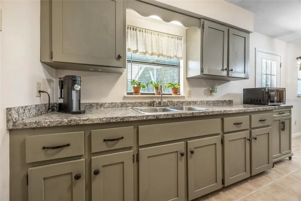 545 SW 257th Terrace Newberry FL 32669