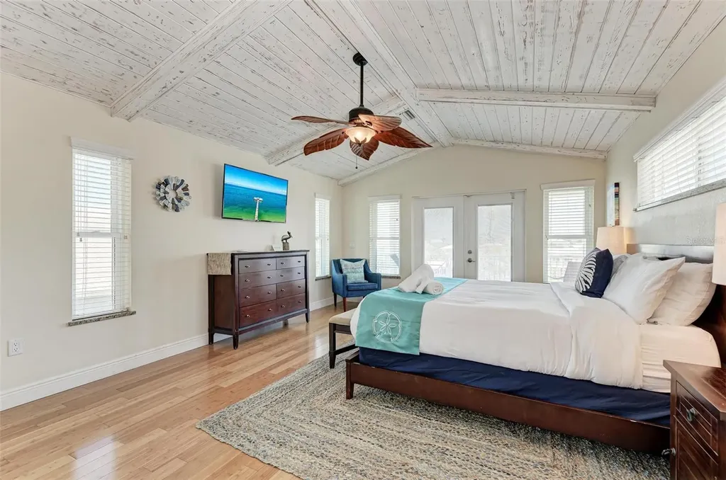 203 N Harbor Drive Holmes Beach FL 34217