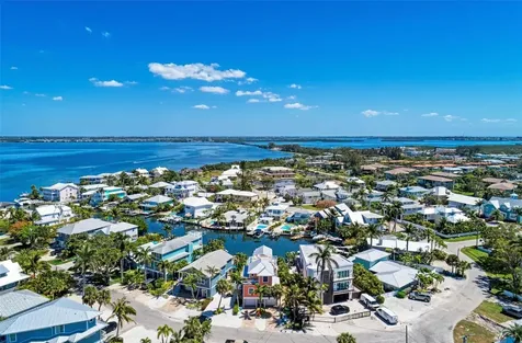203 N Harbor Drive Holmes Beach FL 34217