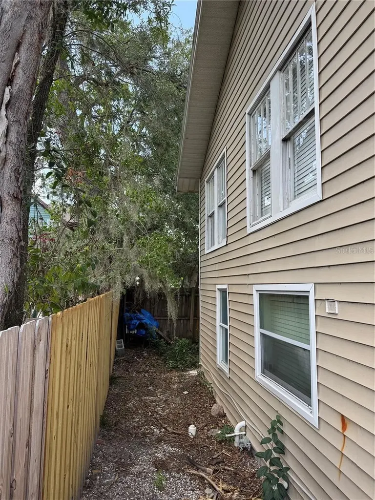 610 21st Street W Bradenton FL 34205