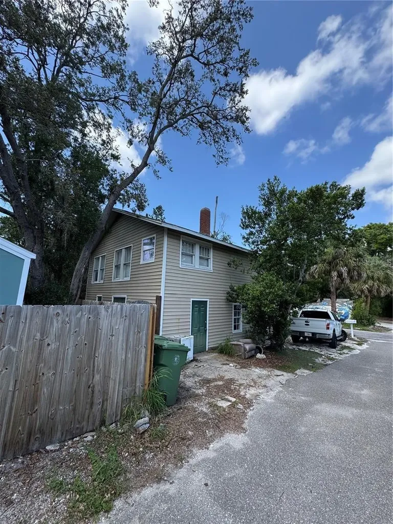 610 21st Street W Bradenton FL 34205