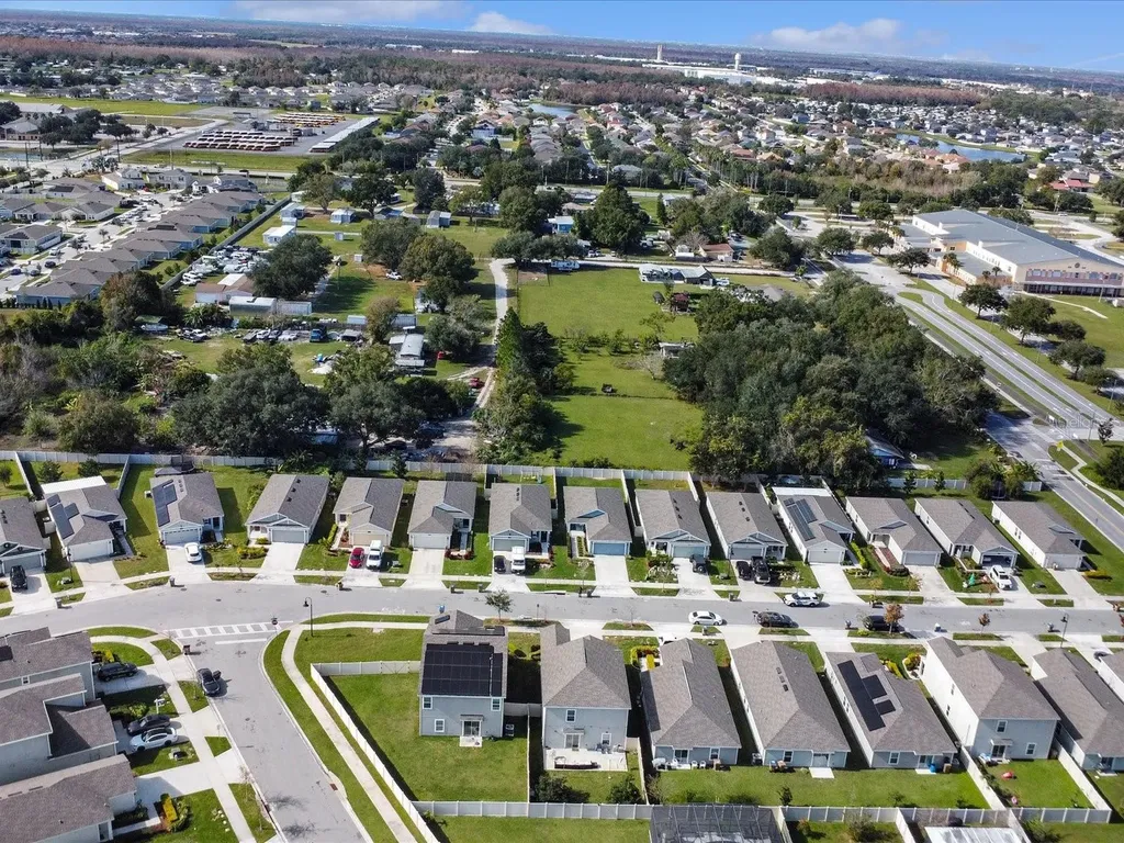 1967 Ancestry Trail Kissimmee FL 34746