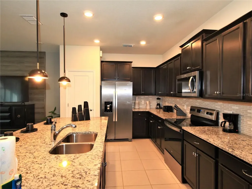 1370 Lava Tree Drive Davenport FL 33897