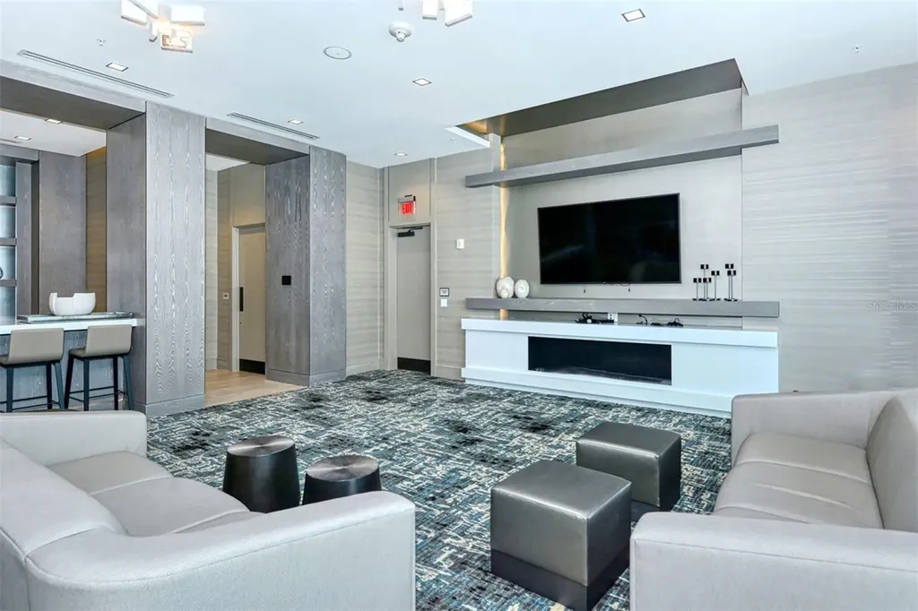 111 S Pineapple Avenue Sarasota FL 34236