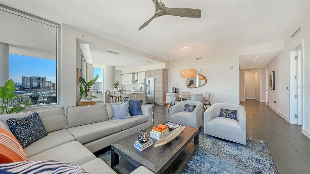 111 S Pineapple Avenue Sarasota FL 34236