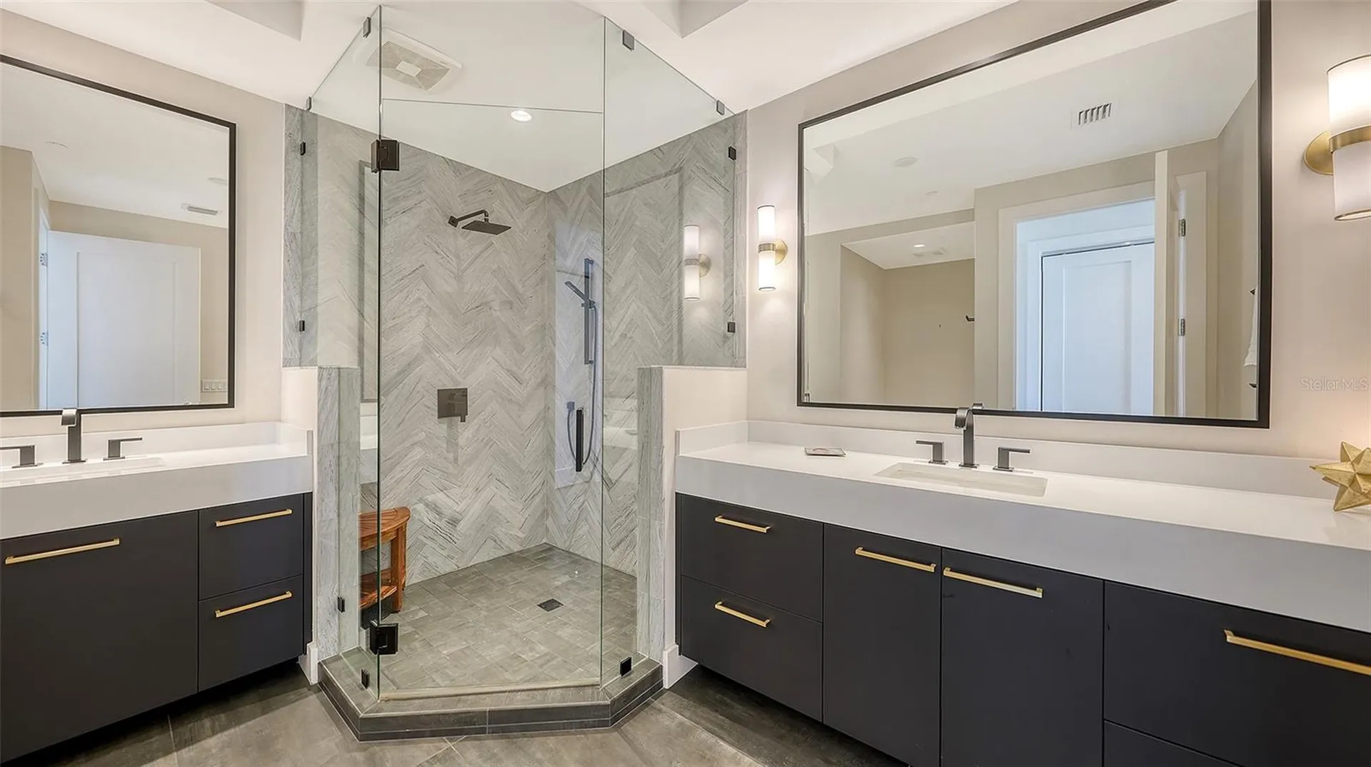 111 S Pineapple Avenue Sarasota FL 34236