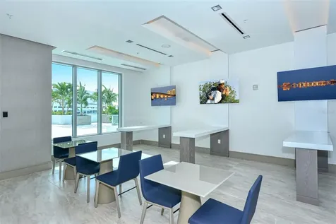 111 S Pineapple Avenue Sarasota FL 34236