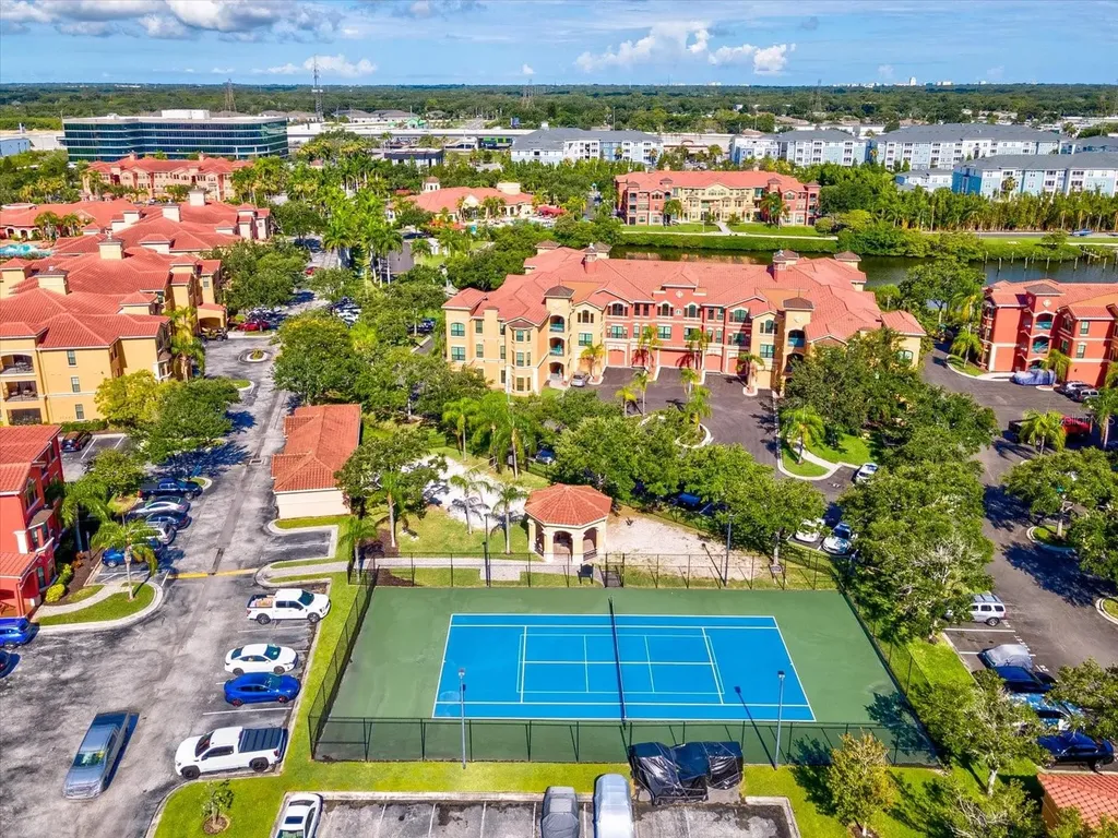 2733 Via Cipriani Clearwater FL 33764
