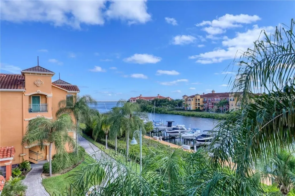 2733 Via Cipriani Clearwater FL 33764