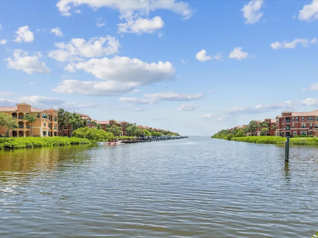 2733 Via Cipriani Clearwater FL 33764