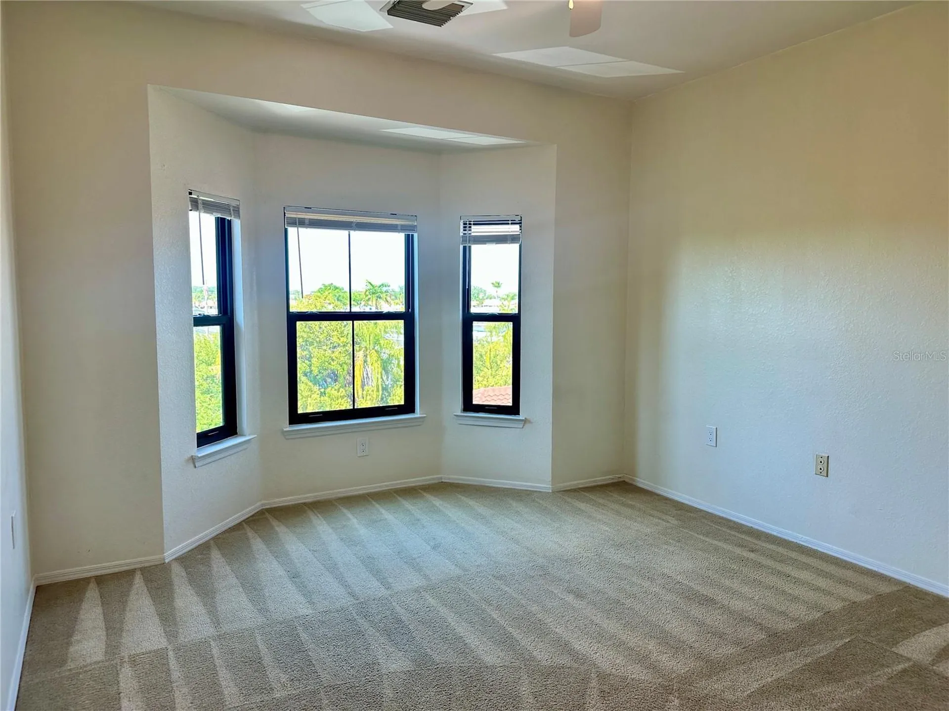 2733 Via Cipriani Clearwater FL 33764