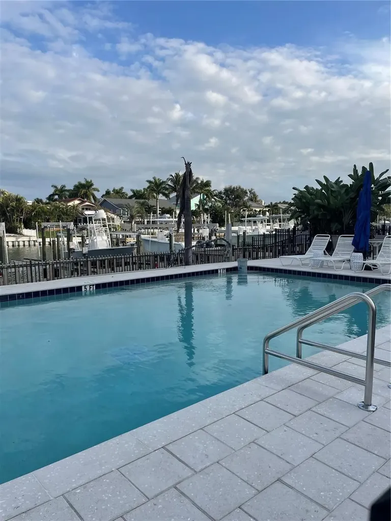 745 Pinellas Bayway S St Petersburg FL 33715